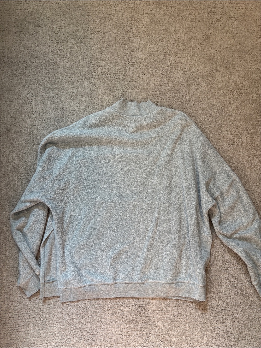 ALO Yoga women’s Pullover - Picture 3 of 4